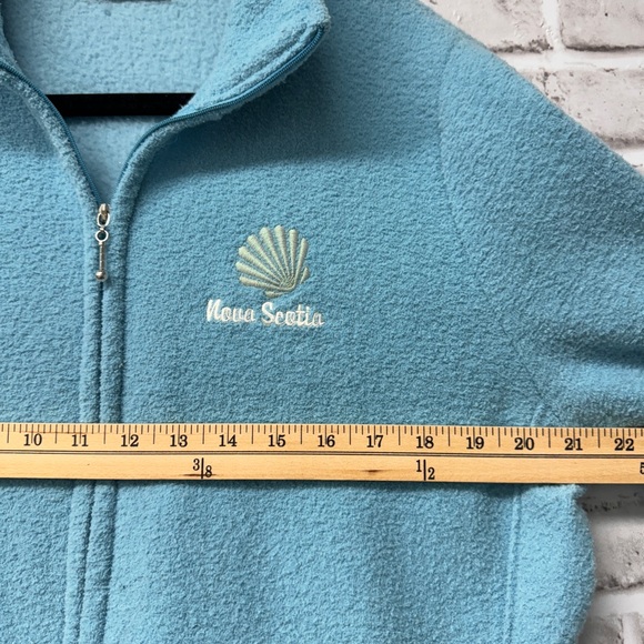 Nova Scotia by Fundy resort sweater, powder blue with zip front. - Picture 4 of 7
